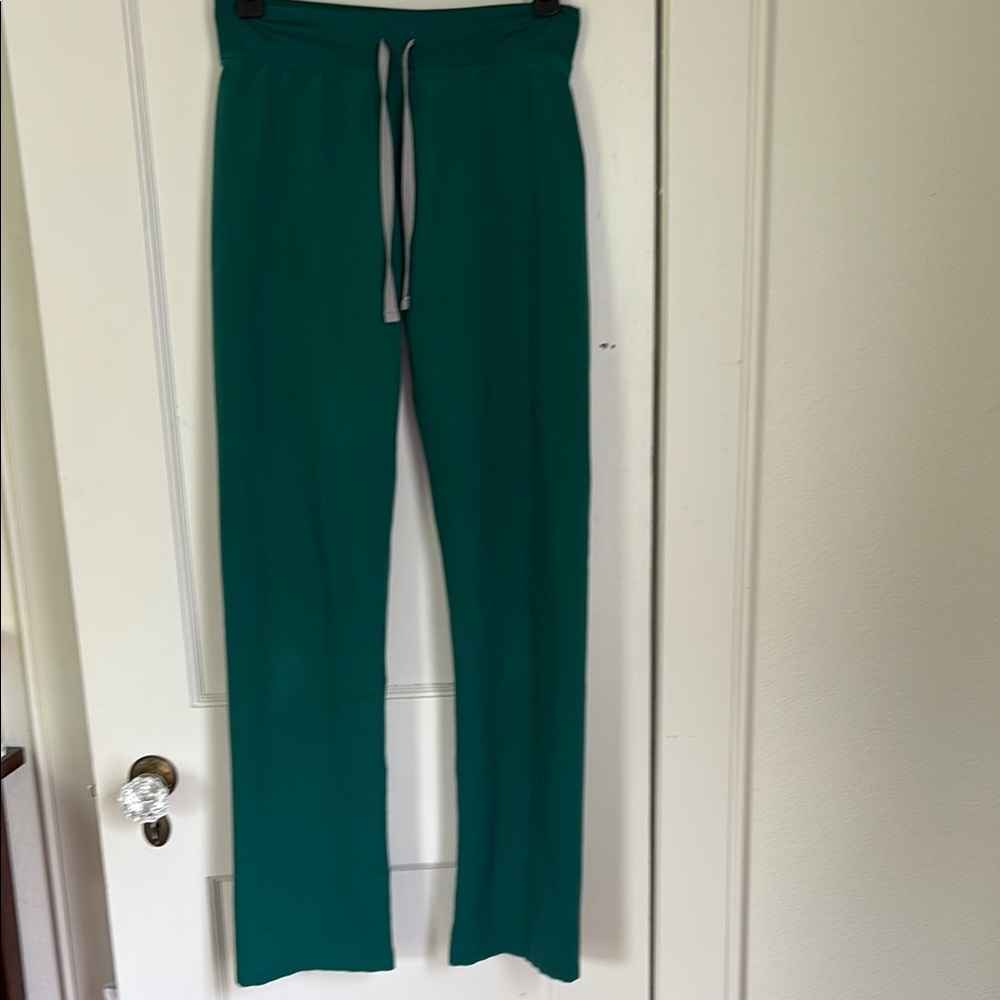Women’s dark green FIGS scrub pants XXS